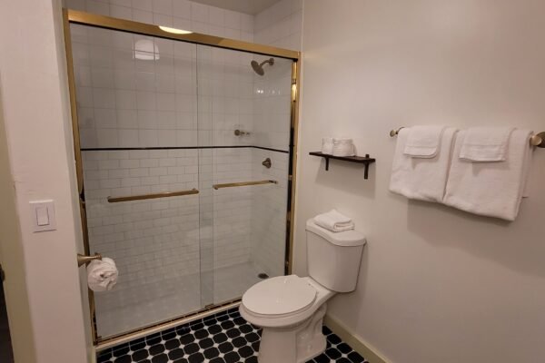 2QQS Bathroom 2
